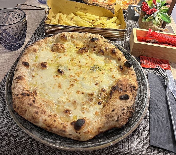 Pizza Quattro Formaggi